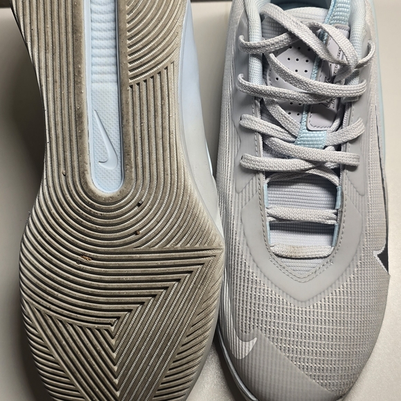 Nike | JT Academy Jump | Men's | Gray and Blue | Athletic Shoes | Size 8 - Picture 5 of 13